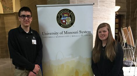 THOMPSON LAB STUDENTS PRESENT AT THE CAPITOL
