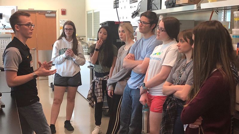 students visit the Thompson Lab