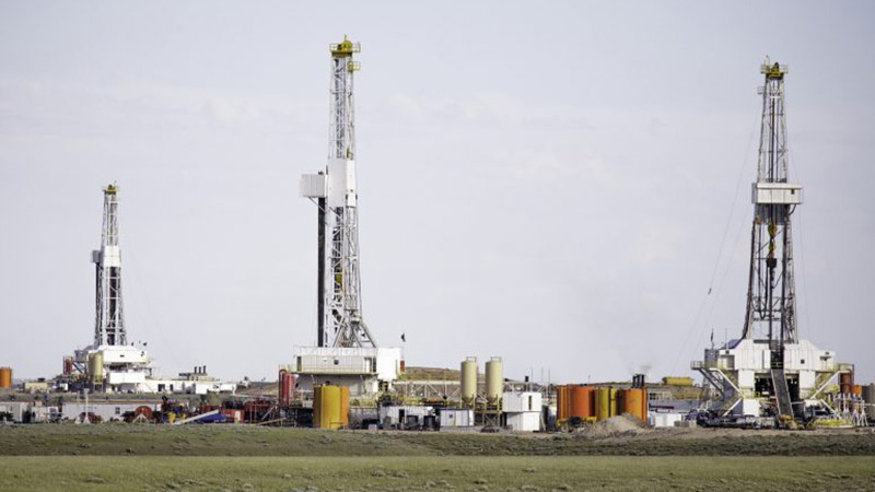 Photo of fracking equipment.
