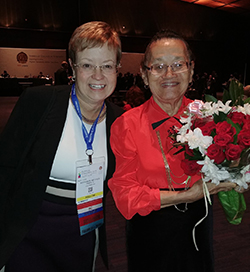 Dr. Debra Koivunen and Dr. Yeu-Tsu Margaret Lee at the 2018 American College of Surgeons Annual Clinical Congress in Boston.