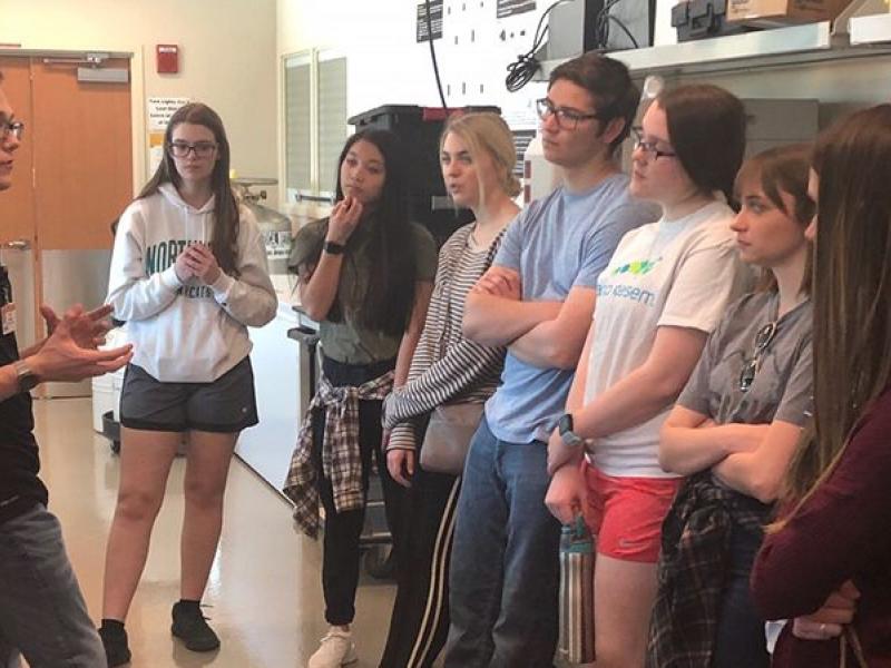 students visit the Thompson Lab