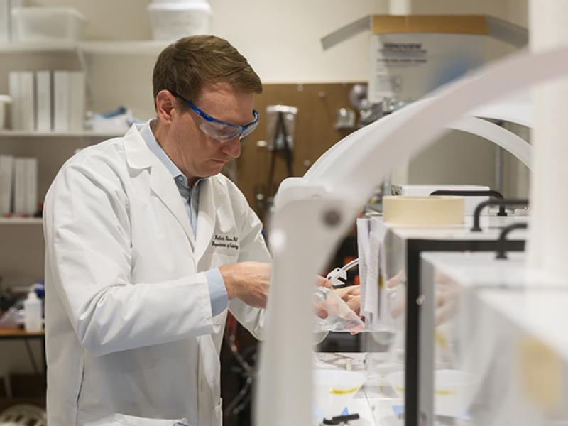 Robert Thomen, PhD is an associate professor of radiology and bioengineering at the Mizzou School of Medicine